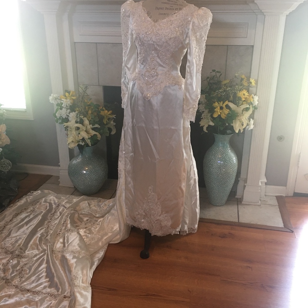 Vintage Wedding Dress in off white